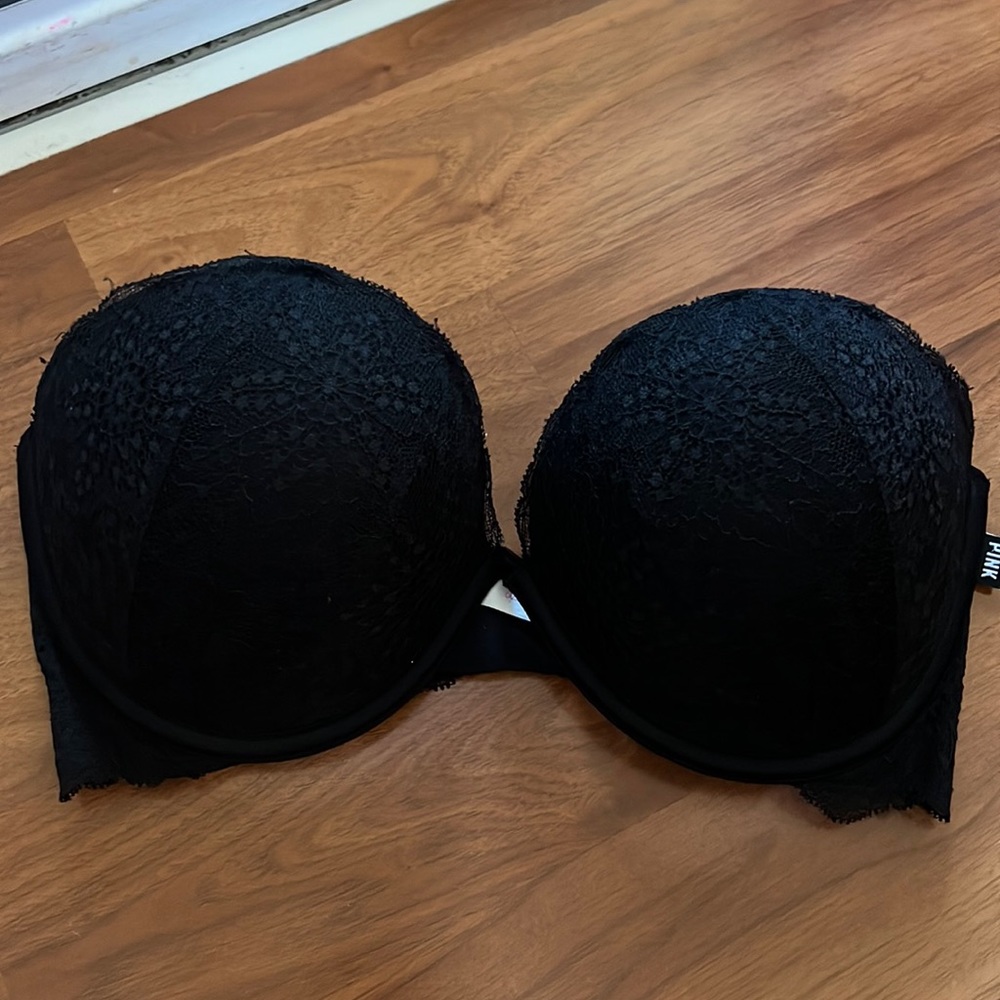 Victoria’s Secret 32DD black bra
